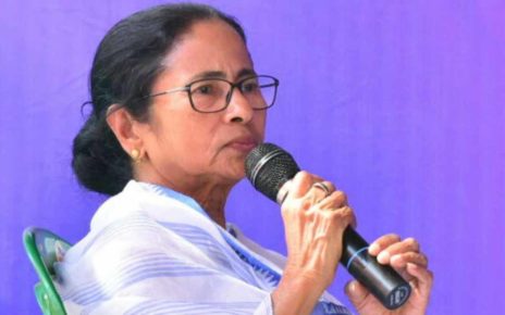 'குஜராத் மாடலில் நடந்த இனப்படுகொலையே டெல்லி வன்முறை' - மம்தா பானர்ஜி